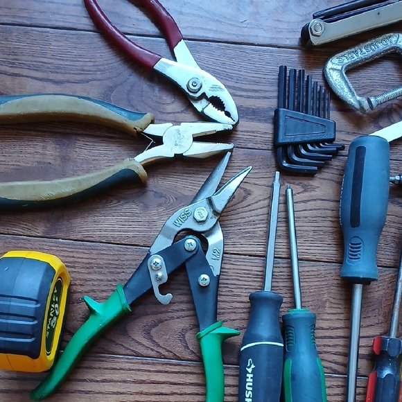 Assorted Hand Tools - Picture 2 of 10